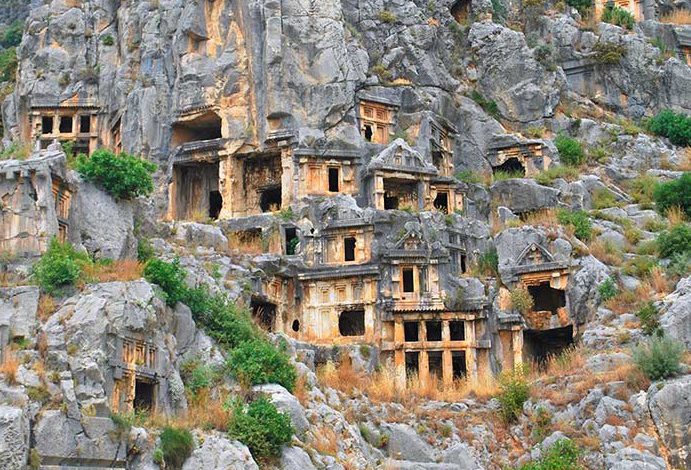 برای بازدید و تفریح، به شهر باستانی لیکیه ترکیه در آنتالیا بروید!