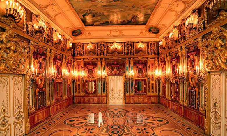 اتاق طلایی قصر